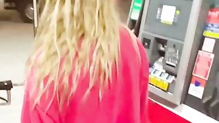 Amateur MILF really had to Pee while Pumping Gas