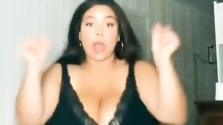 Tik Tok Female: Chick with HUGE tits!