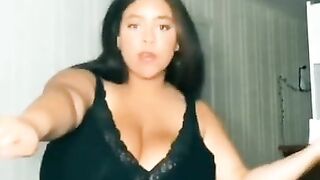 Tik Tok Female: Chick with HUGE tits!