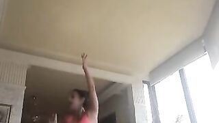 lebeanese milf dance 2