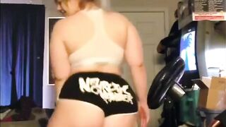 Dare you to NOT cum to this Big Ass Twerking