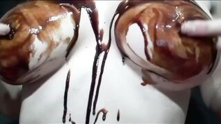 Tetas Con Chocolate - Boobs with Chocolate