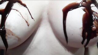 Tetas Con Chocolate - Boobs with Chocolate