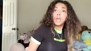 @adorelana on Tiktok