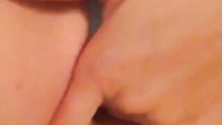 Wet Teen Fingers herself on Snapchat