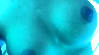 Alis Bl0nd totally naked in the tanning booth