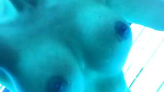 Alis Bl0nd totally naked in the tanning booth