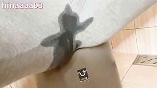 【個人撮影】電マでオーガズム！潮吹きしちゃってパンツがびしょびしょに…〈パンツシミ〉