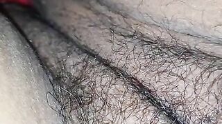 Sote hue behan ki chut me hath lagaya or fingering ki. Desi masturbation.