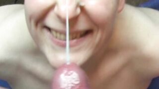 Deepthroat ends with massive facial