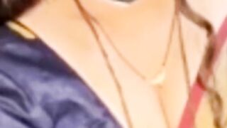 Desi Indian aunty saree blouse removing webcam show live