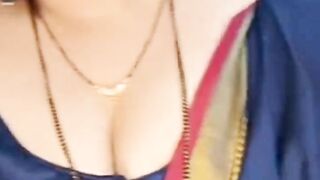 Desi Indian aunty saree blouse removing webcam show live