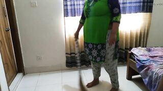 naukrani ko jabardasti chudai Malik Ke Beta - Indian BBW Hot Maid Fucked By Owner while sweeping room (Huge ass fuck)