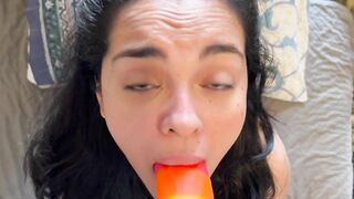 I teach my 18 year old sister to suck a dick for the first time with her dildo