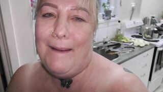 NZ MILF Slut helps her Master Piss in the Dishwasher for shiny dishes