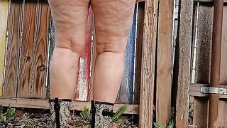 BBW P1SSQUEEN Pisses in her wellies barefoot