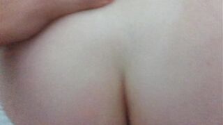 Sa chatte trempée est irrésistible!! J'éjacule sur son gros cul - French Amateur Couple POV