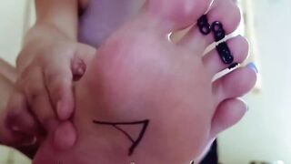 Giantess Teaches the Alphabet to Tiny People