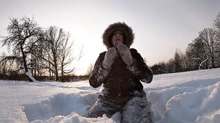 Blowjob in the snow